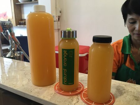 無農薬オレンジ使用！ホーチミン・オレンジジュース専門店