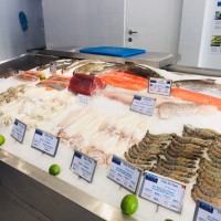 思わず料理したくなる！ベトナム中部で獲れた魚屋専門店