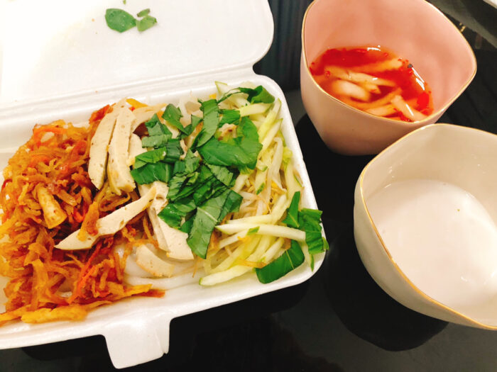 甘じょっぱくて美味しいけどレアなベトナムローカル麺料理！Bánh Tằm Bì（バイン・タム・ビ）とは？！