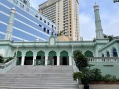 エメラルドグリーンが目を引くイスラムモスク!「サイゴン・セントラルモスク(Saigon Central Mosque)」