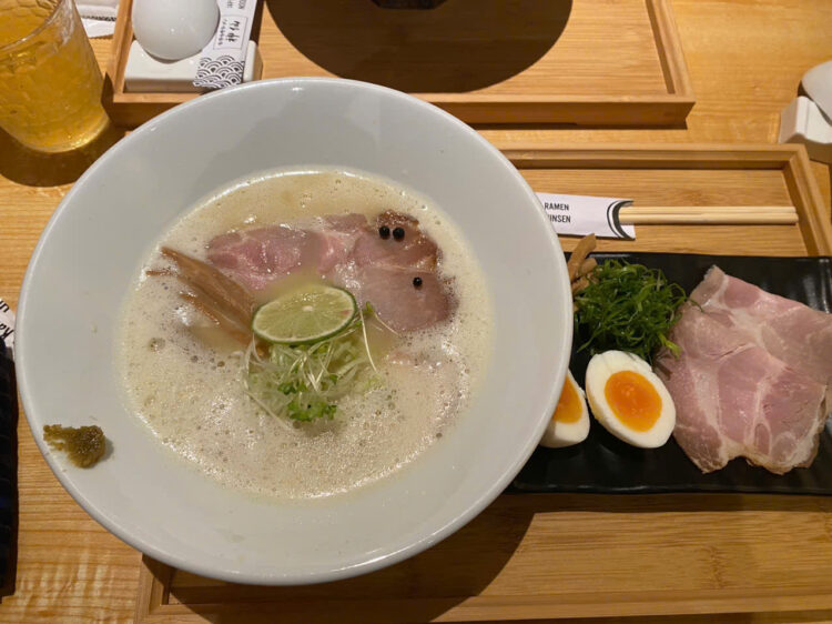 鶏白湯ラーメン