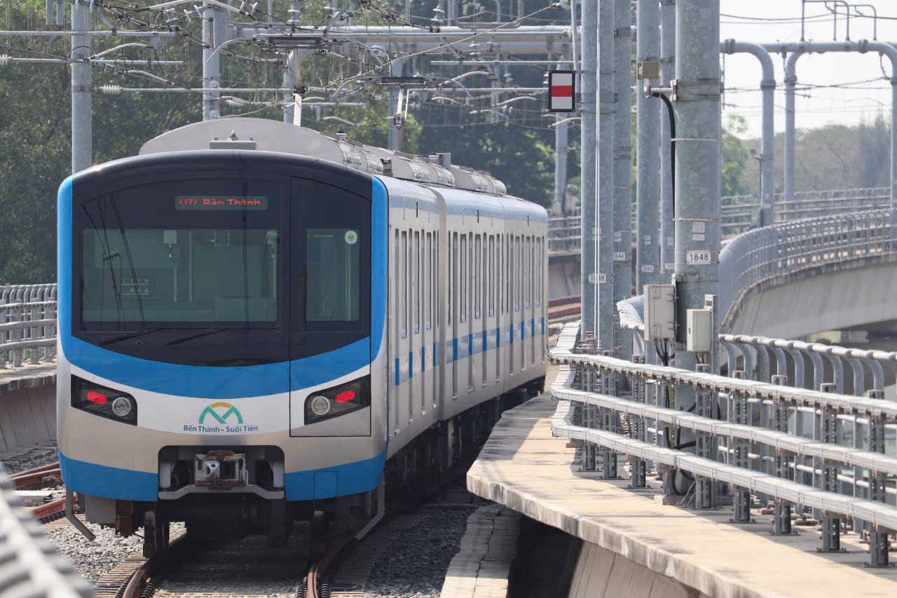 電車の正面写真