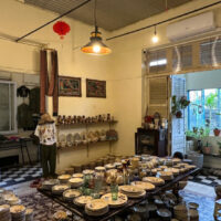 陶器や古着の山？！ホーチミンのヴィンテージショップ「nhà và saigon」をご紹介