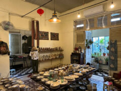 陶器や古着の山？！ホーチミンのヴィンテージショップ「nhà và saigon」をご紹介