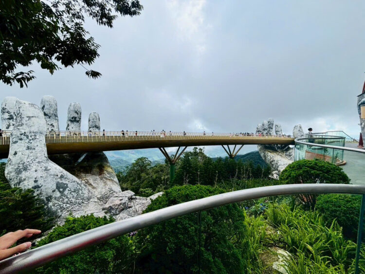 ダナンの観光名所「バーナーヒルズ」