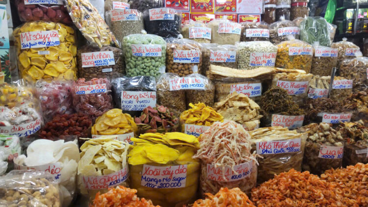 ホーチミンお土産探し ～ タンディン市場の乾物店「A MUỐI」 ～