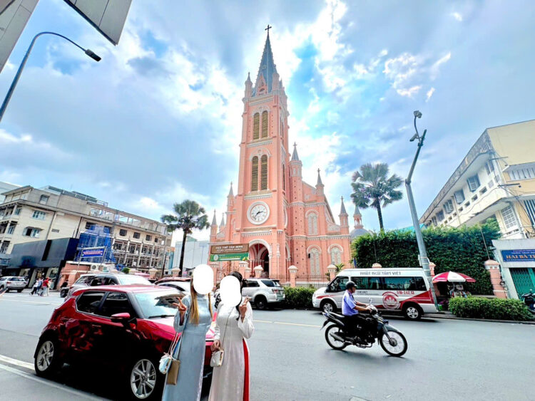 ベトナムの伝統衣装を気軽に体験できるアオザイレンタル店「Em Ao Dai」