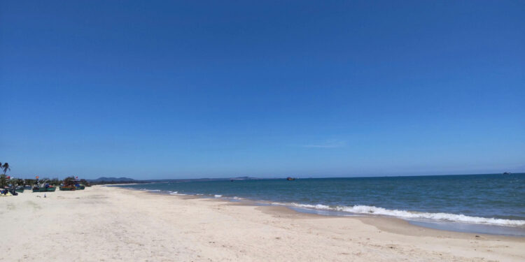 ホーチミンからバスで3時間。JCCHの海岸清掃プロジェクトに参加し てきました！