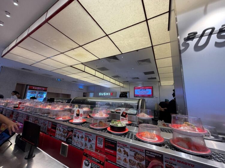 【ホーチミンの回転寿司】現地で大人気！コスパ優秀な「SUSHI X」とは？